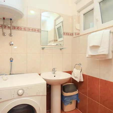 Apartamento With A Swimming Pool Mastrinka, Ciovo - 11717